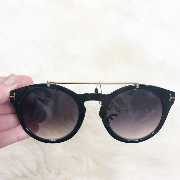 New Black Gold Metal Bridge Designer Sunglasses - Picture 3 of 7